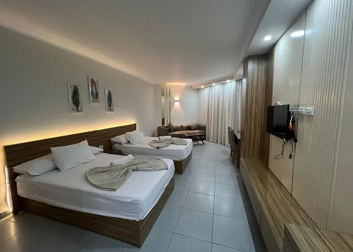 Apartmanhotel Luxury Seaview With Pool Scandic Gurdaka