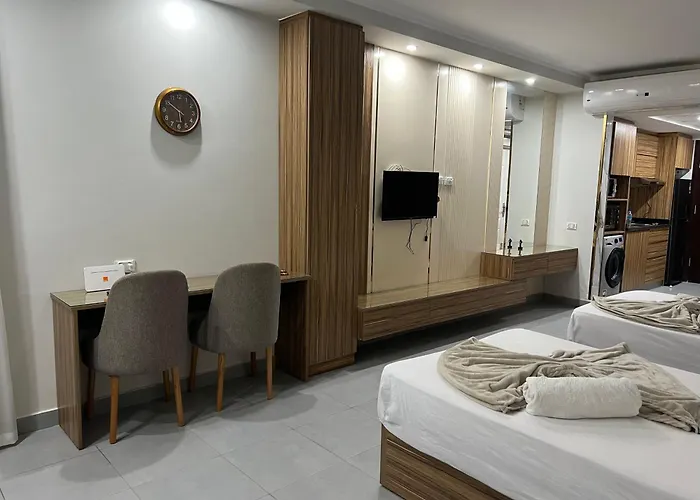 Luxury Seaview With Pool Scandic Apartmanhotel Gurdaka